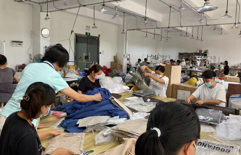 Guangzhou Chenyu Clothes & Accessories Co., Ltd. Men's business shirts
