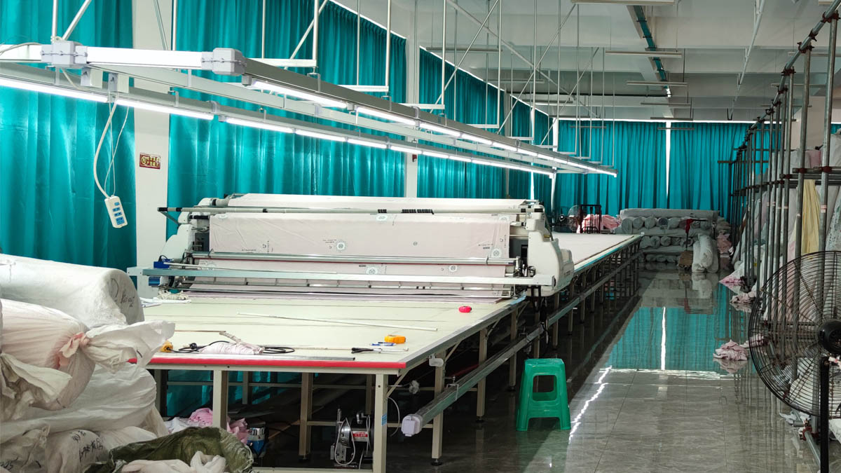 Chengdu Molee Textile Co., Ltd. comforter set