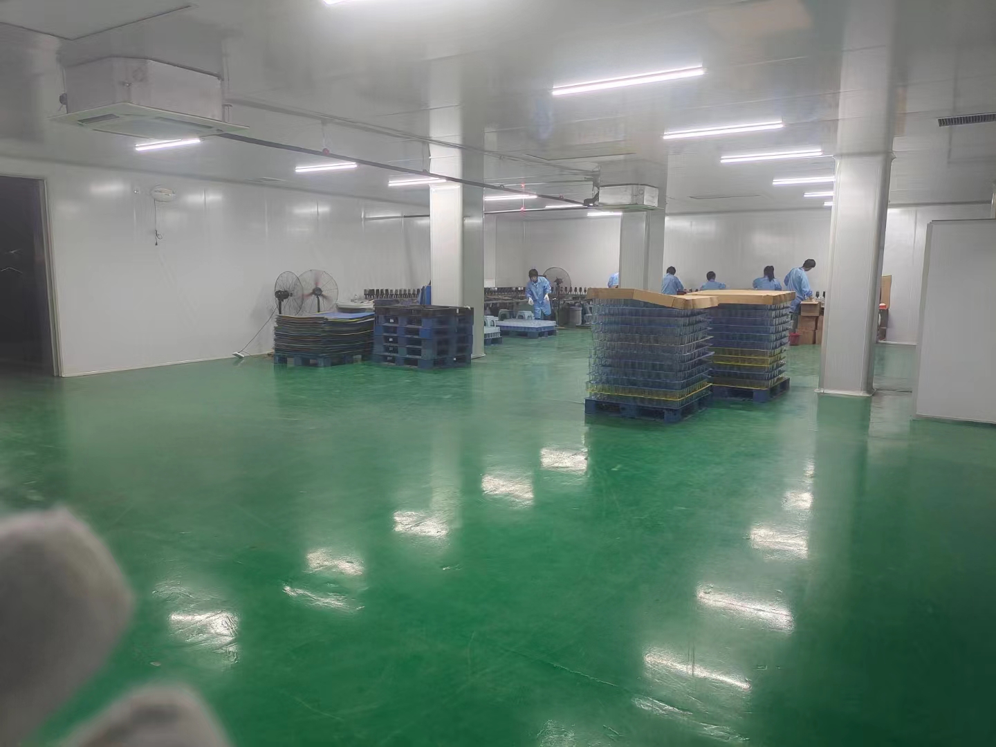 Jiangsu Zhonghe Youchuang Packaging Technology Co., Ltd. Perfume bottles