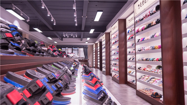 Guangdong Liangfengda Industrial Co., Ltd. Sandals