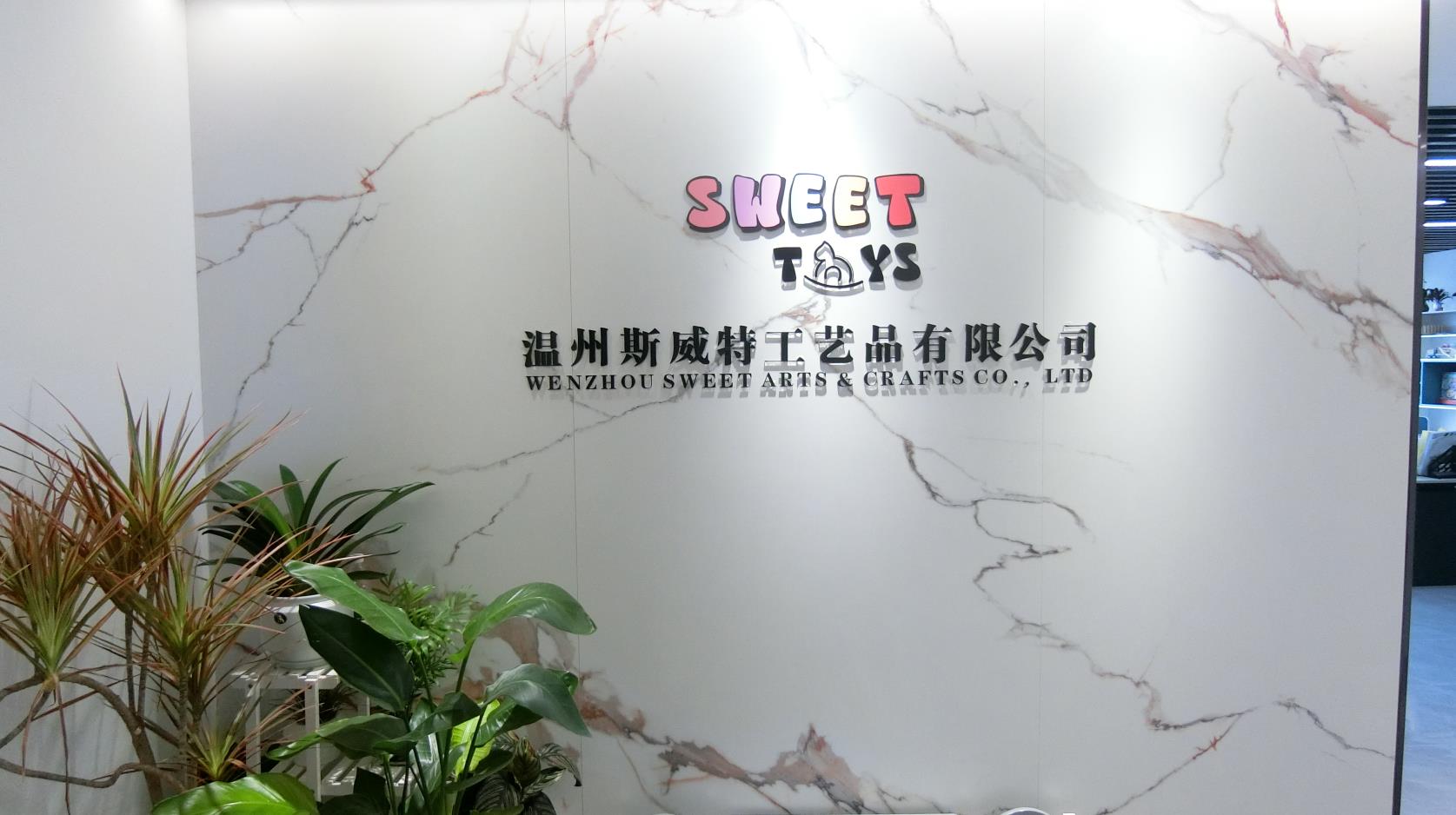 Wenzhou Sweet Arts & Crafts Co. Ltd Doll House