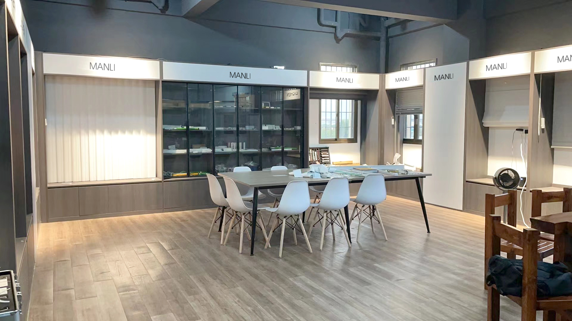 Xiamen Manli Household Technology Co., Ltd. vertical blinds