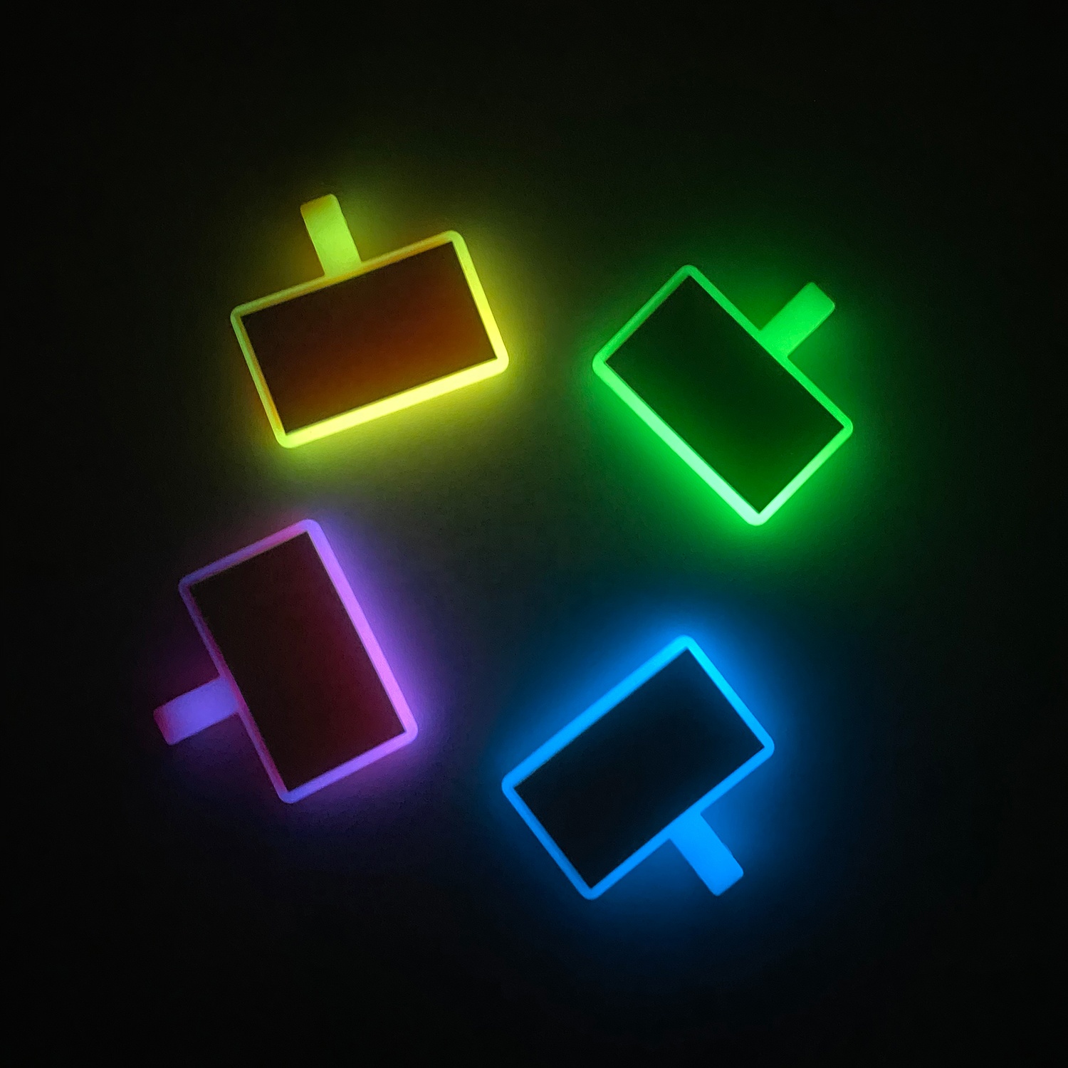 Dongguan City Gewugu New Material Co., Ltd. Cute Style Rectangle Shape Silicone Dog Silencer Tag Glow-in-the-Dark Necklace for Puppies Durable Not Easy Deform Winter Spring