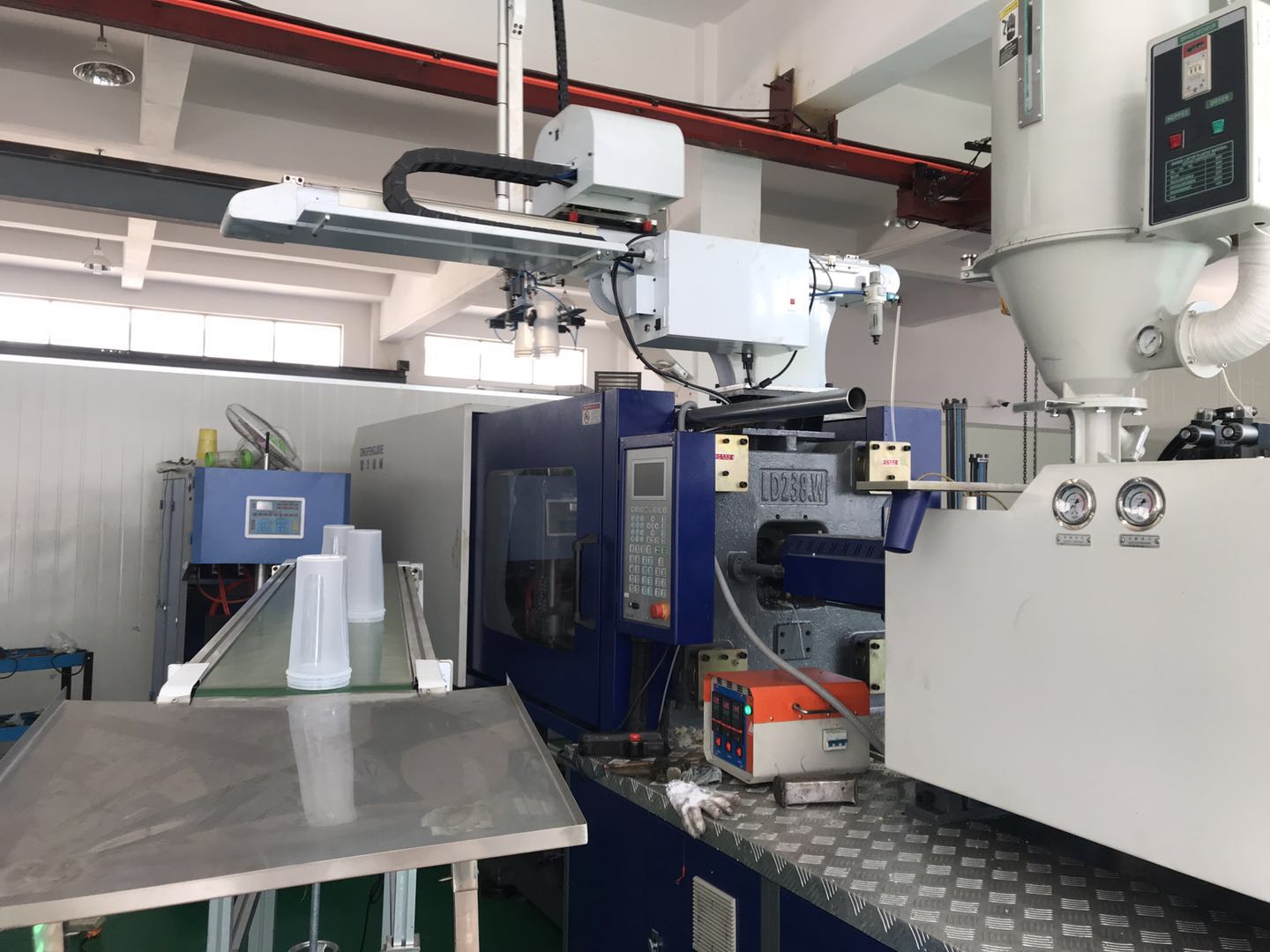 Taizhou Huangyan Yuqi Plastic Co., Ltd. Blowing Machine