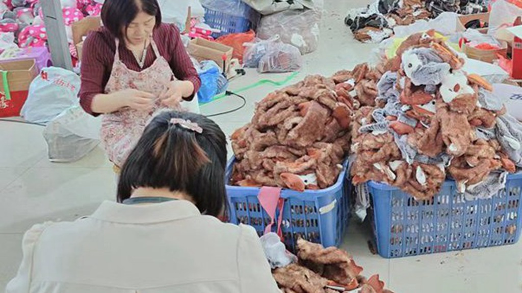 Yangzhou Fan Gift Trading Co., Ltd. Plush Pillows