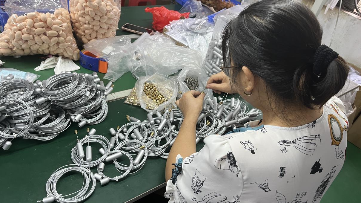 Dongguan City Yingshang Industrial Co., Ltd. Jade Roller