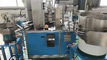Xuchang Yuhang Plastics Co., Ltd. Wig Stands