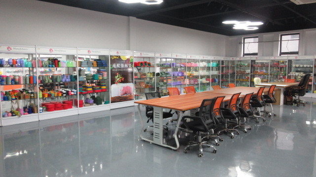 Dongguan Jiashile Industrail Co., Ltd. Silicone Cape