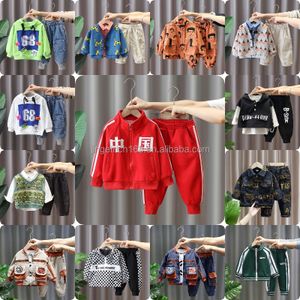 Fashion boys clothing set classic printed zipper hoodie jogging set boys winter clothing set wholesale