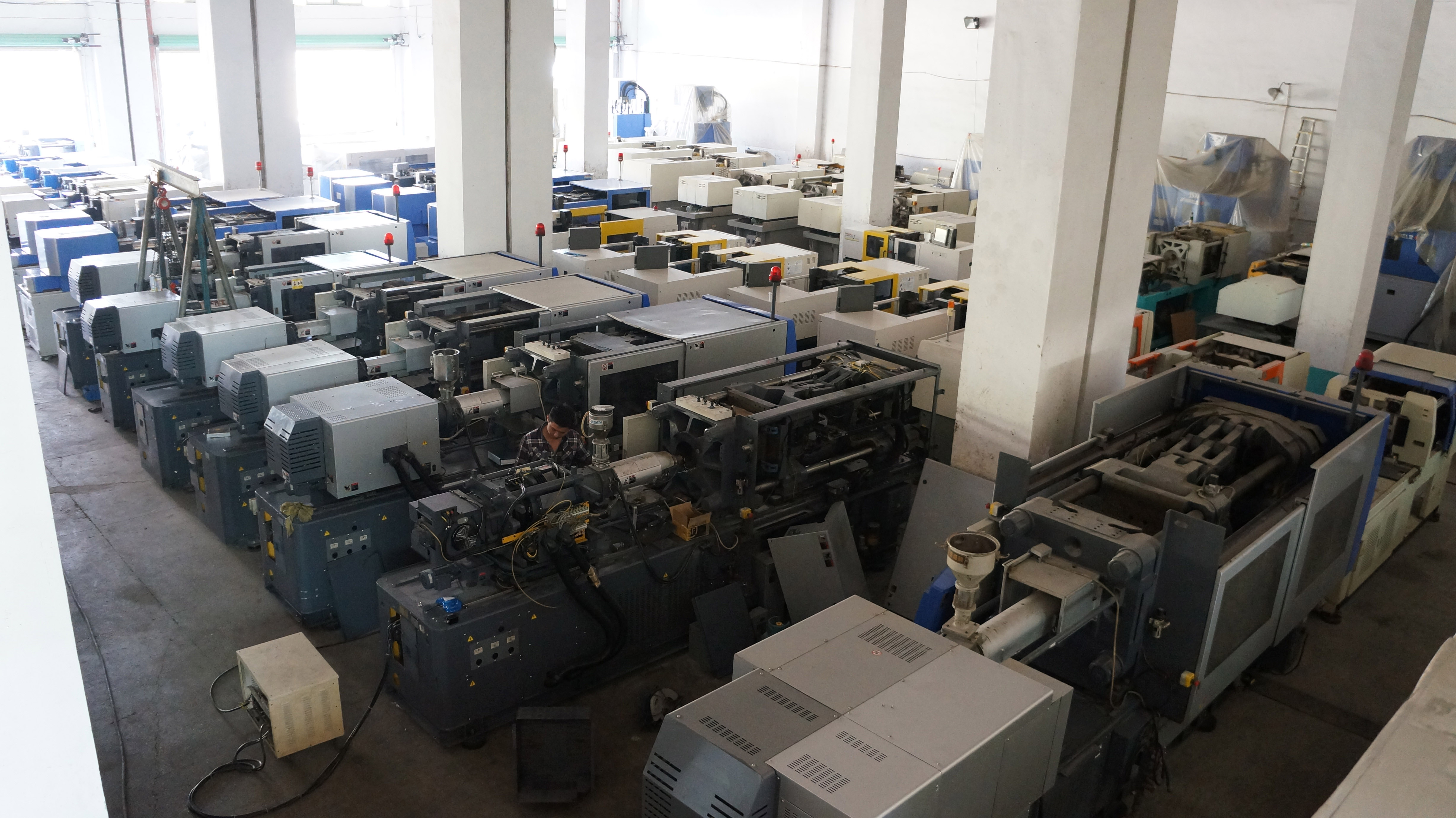 Shenzhen Deligao Mould Plastic Co., Ltd. factory image 3