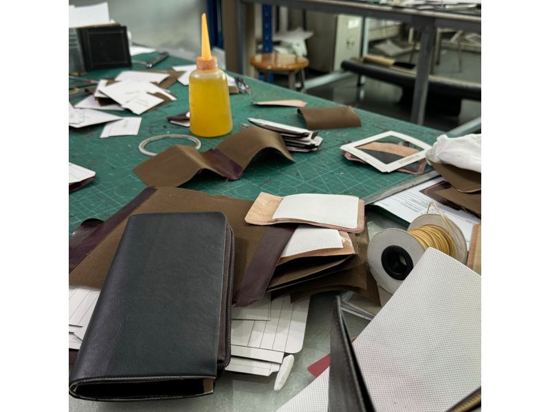 Abright Enterprises Limited men's wallets