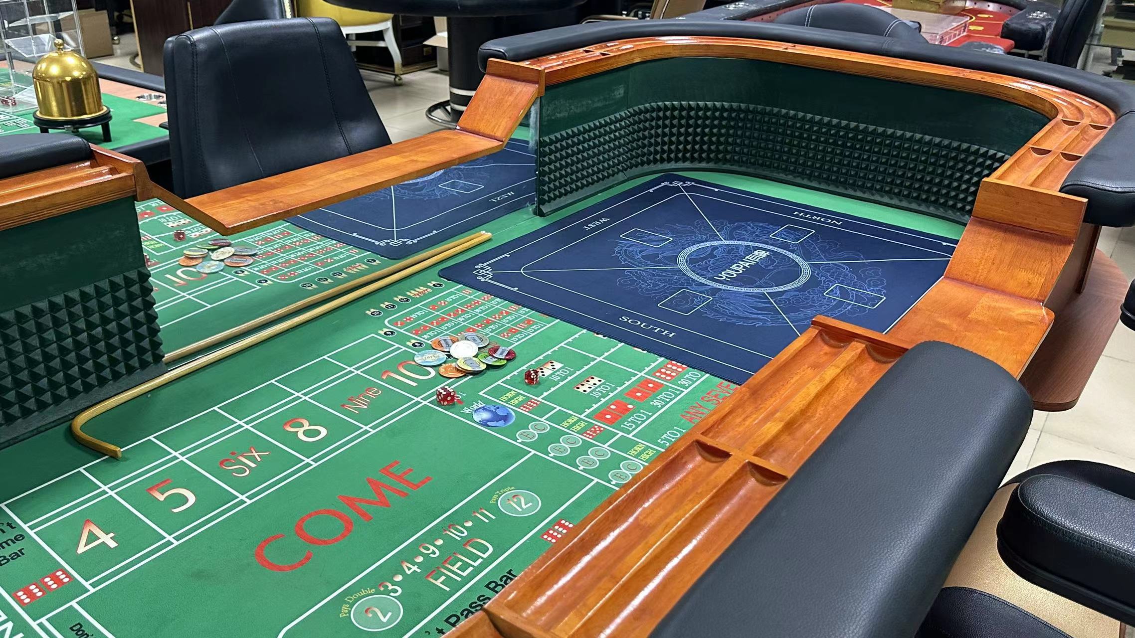 Dg Ruiten Company Limited poker chips