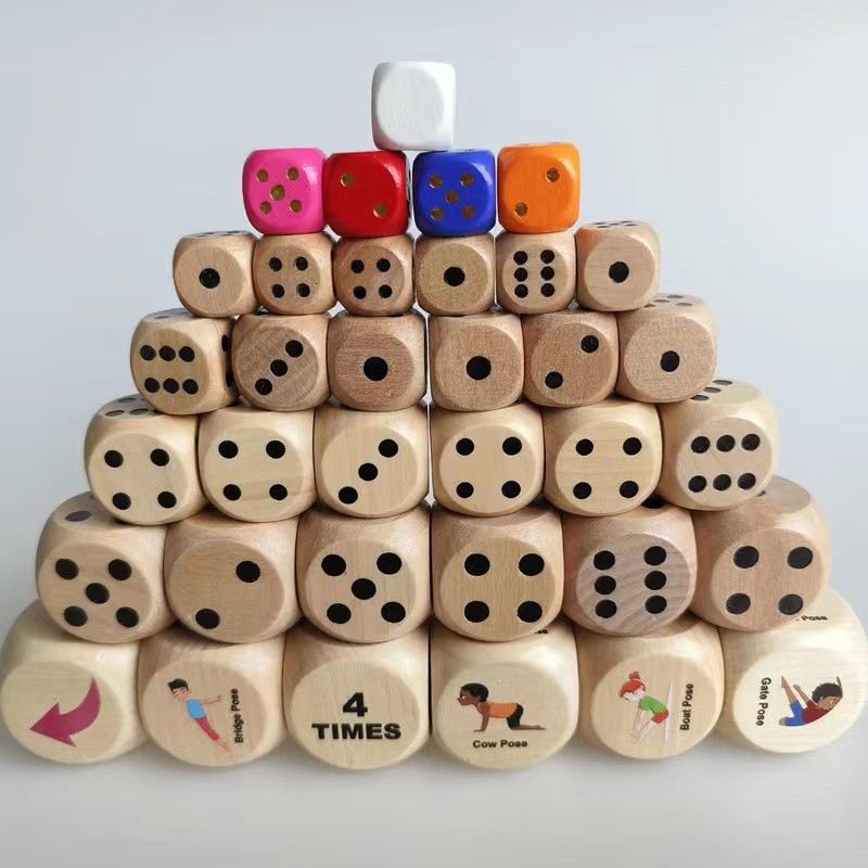 Customized wooden figurines dices wood meeples coins chess pieces wholesale