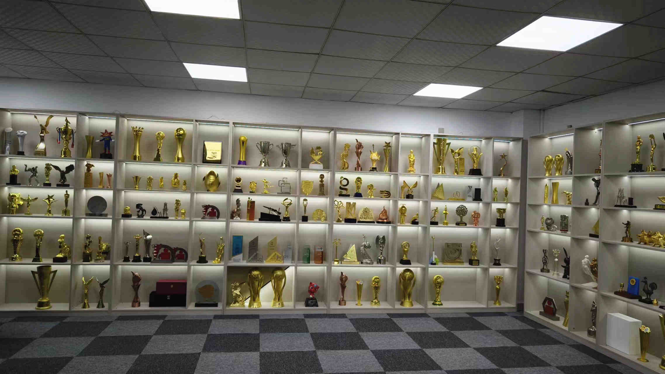Shenzhen New Idea Gift Co., Ltd. Trophy cups