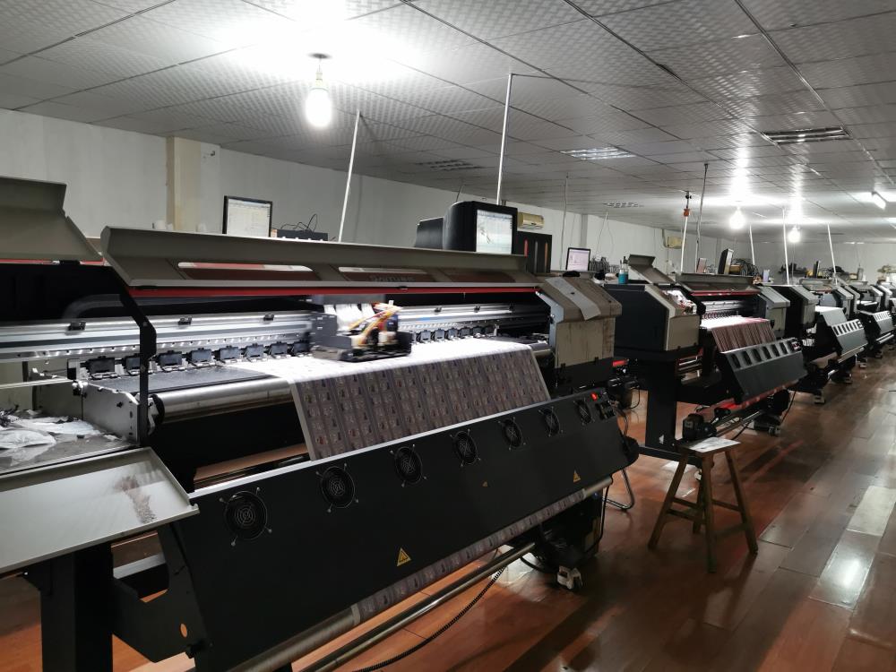 Shaoxing Keqiao Xinhe Digital Textile Technology Co., Ltd. Digital Printed Scarves