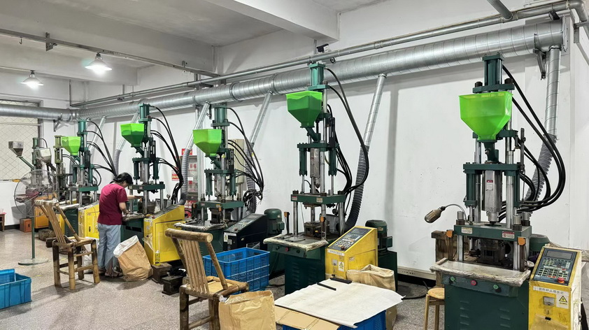 Shaoxing Colorbee Plastic Co.,Ltd Tripod