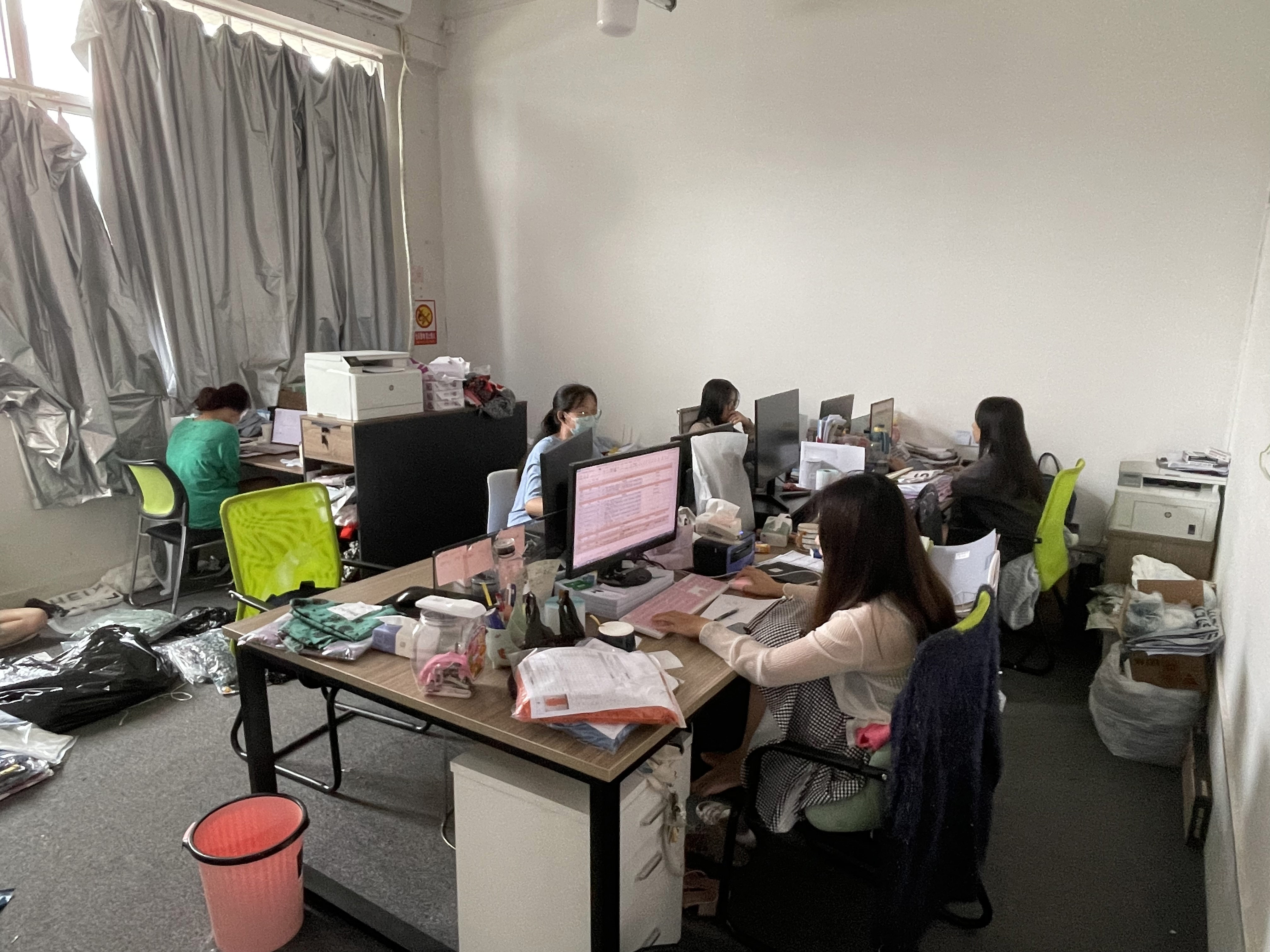 Guangzhou Hanni Garment Co., Ltd. Dress
