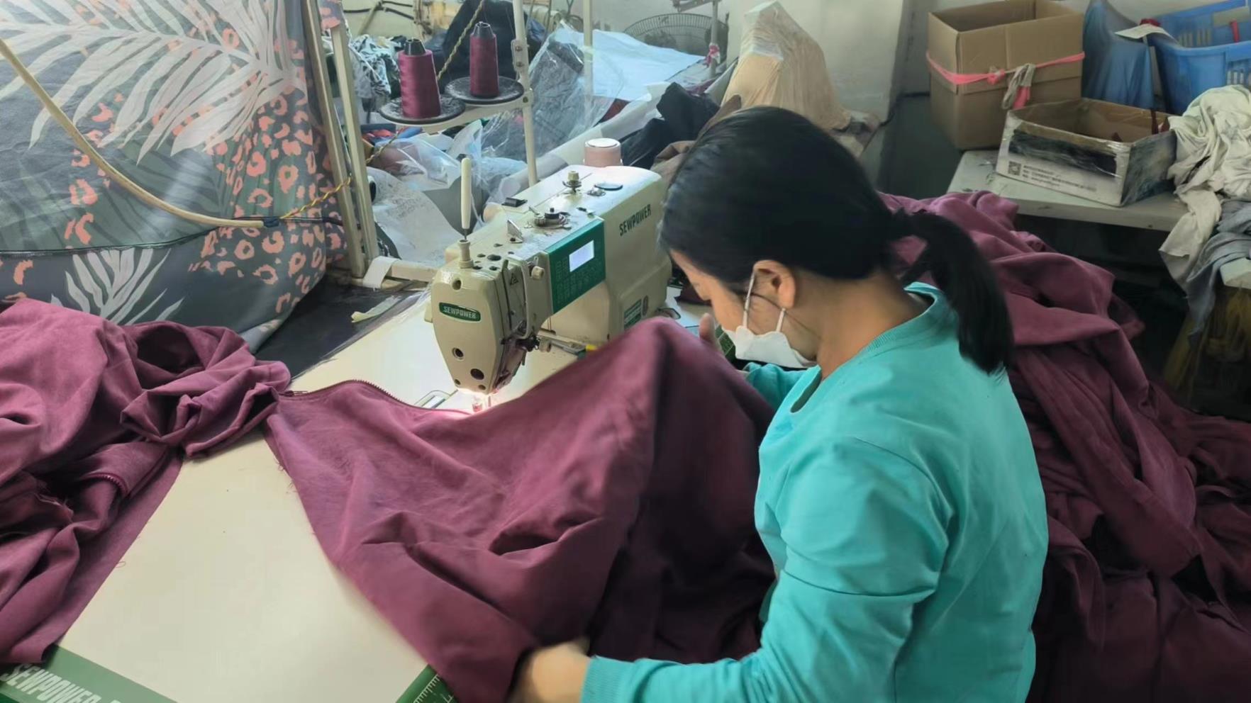 Guangzhou Panyu District South Village Yegao Clothing Processing Factory Dress
