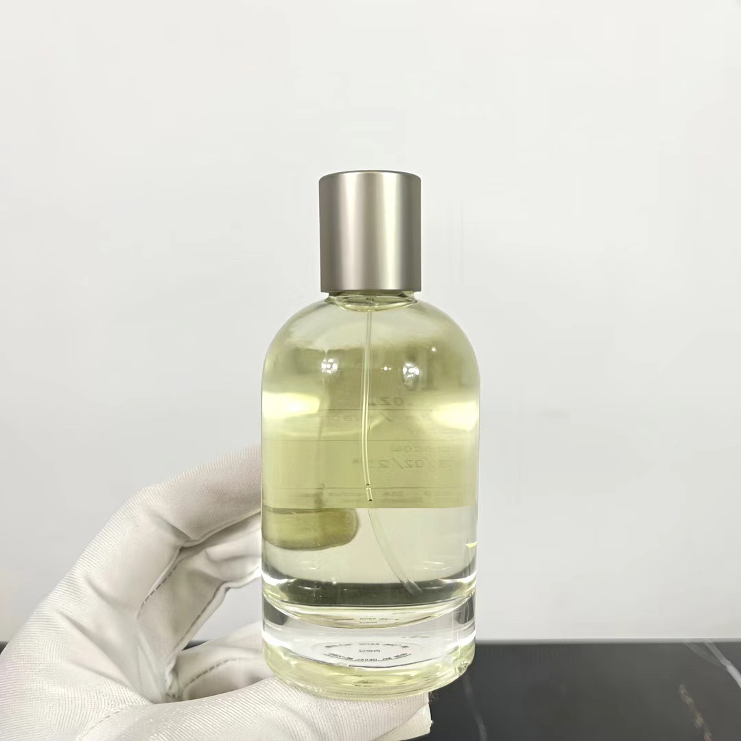 Guangzhou Baiyun District Yongping Xindi Trading Firm (Individual Business Owner) Wholesale Hot Selling 100ml Eau De Parfum Santal 33 For Unisex Perfume