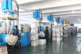 Guangzhou Lulutong Metal Co., Ltd. stainless steel water bottle