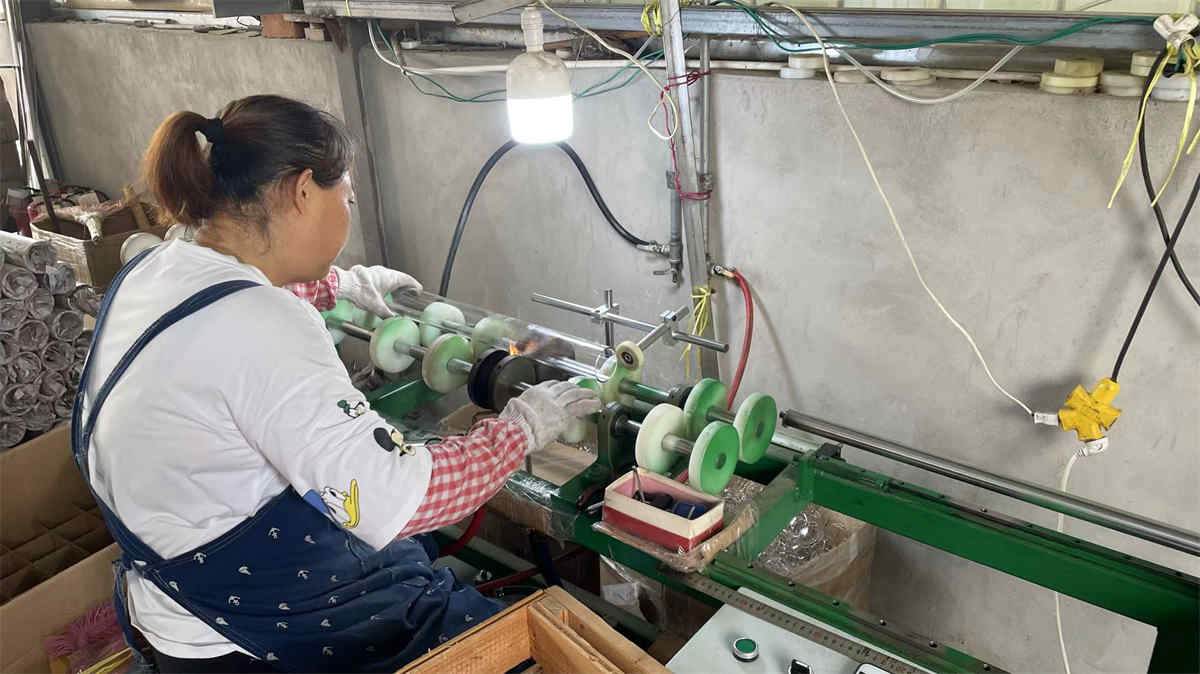 Zhenjiang Qmibaby Mother&Baby Product Co., Ltd. glass feeding bottles