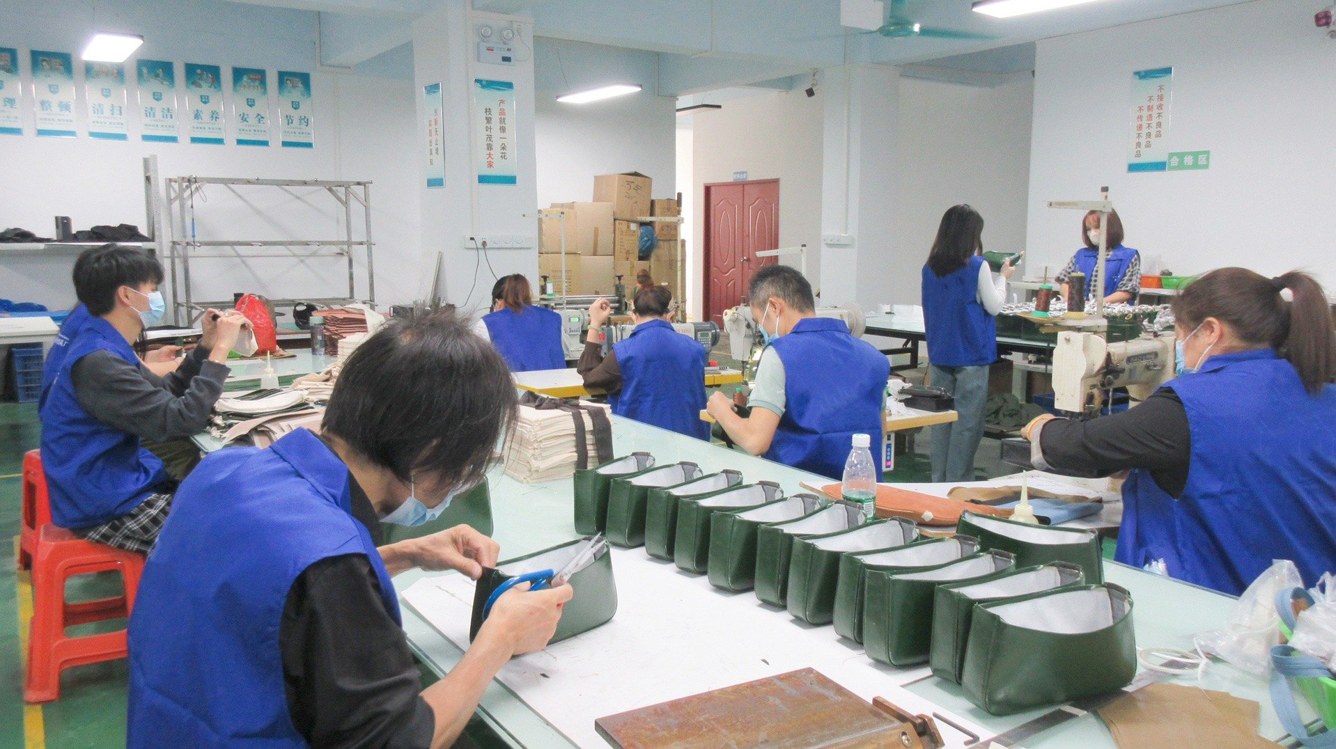 Yiwu Yongou E-Commerce Firm Backpacks