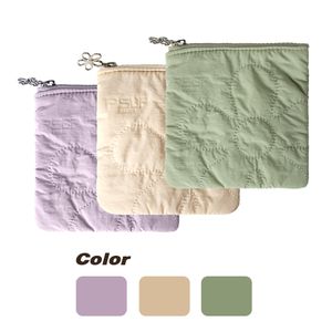 Quilted Flower Pattern Fabric Zipper Cosmetic Bag Skincare Flat Cosmetics Pouch Polyester Square Bag Cute Gift