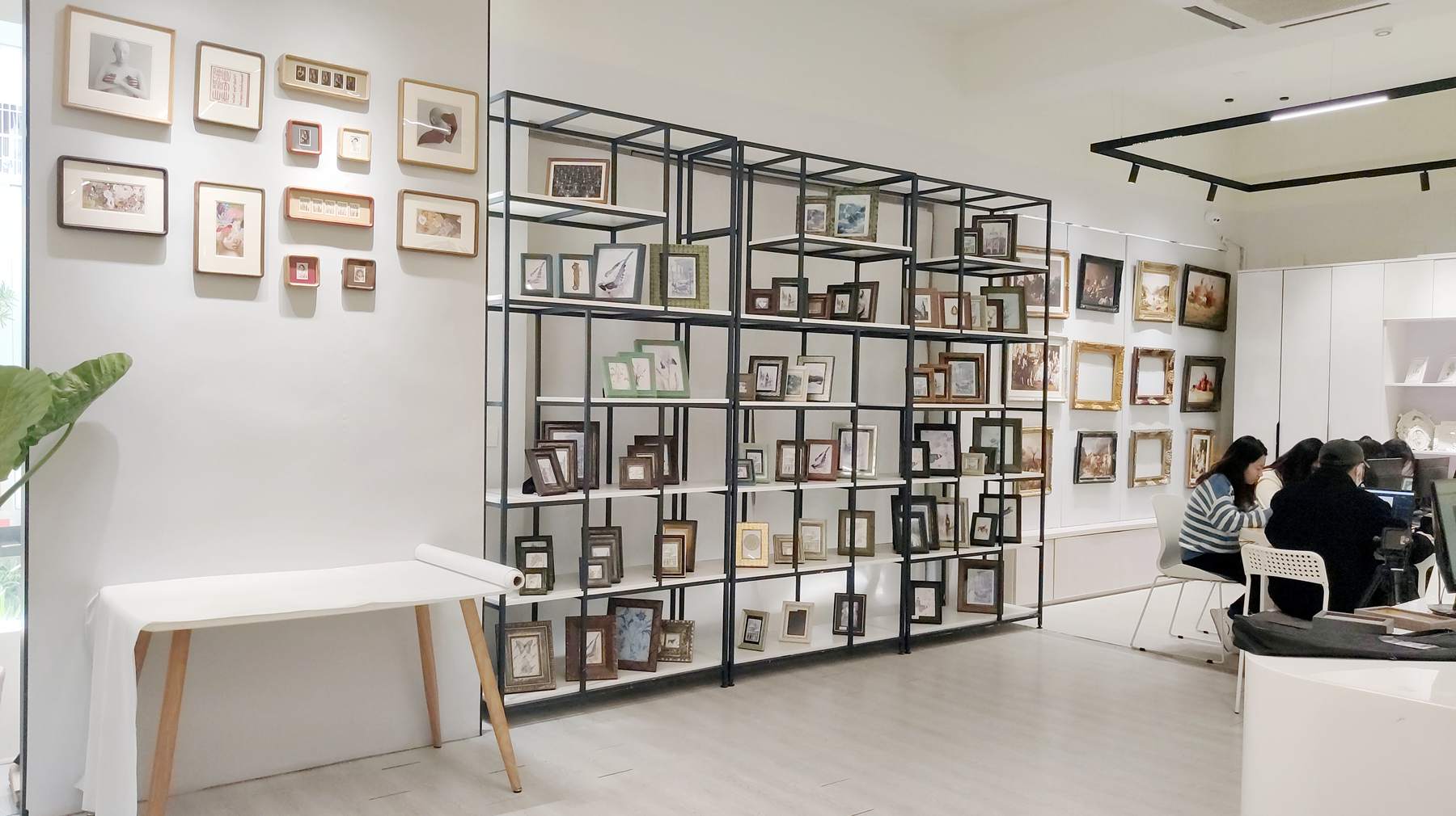 Yiwu Junlin Decoration Materials Co., Ltd. Photo Frames