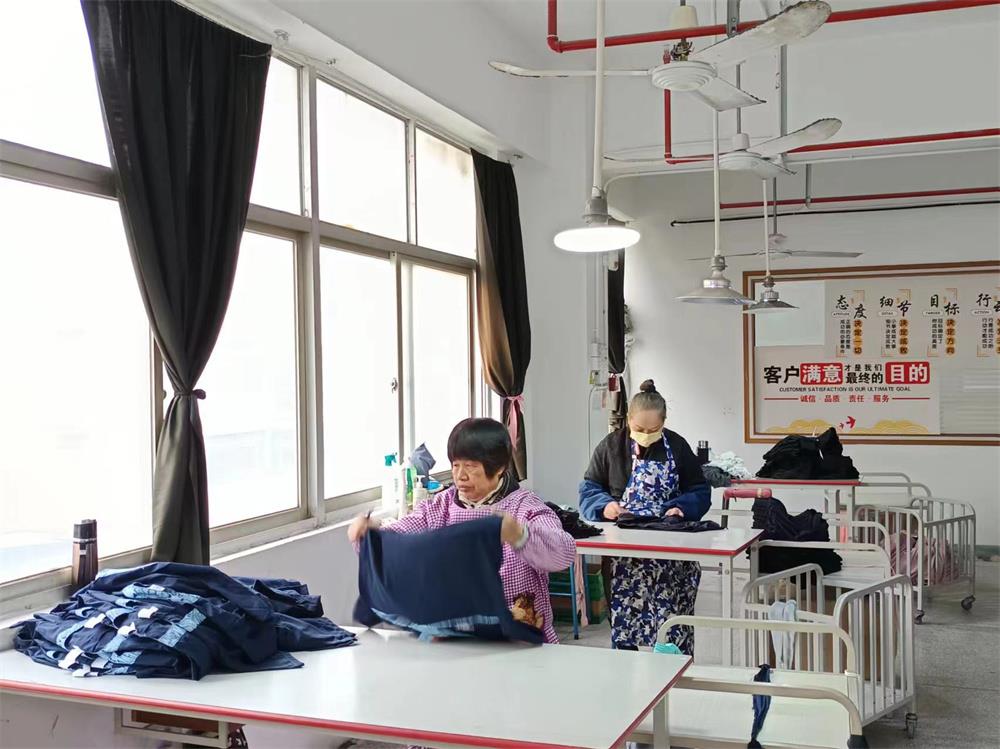 Quanzhou Aiermi Information Technology Co., Ltd. T-shirts