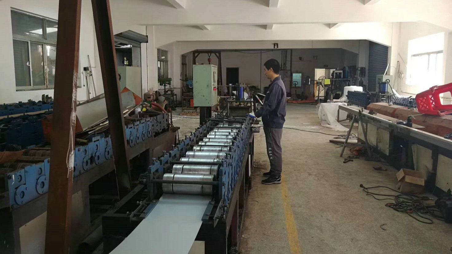 Zhuhai Dek Industrial Door Co., Ltd. Vertical Bi-folding Doors