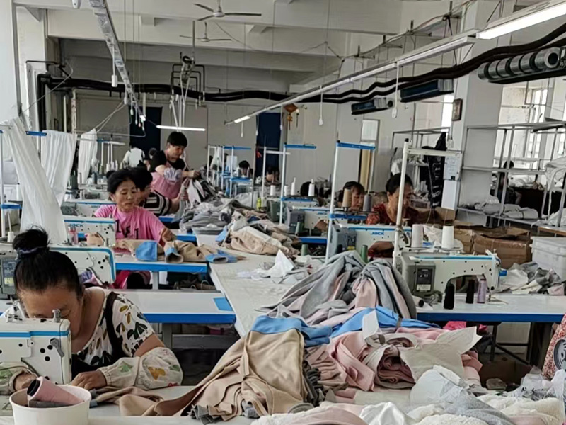 Dalian Coco Textile & Garment Co., Ltd. Quilted Vest