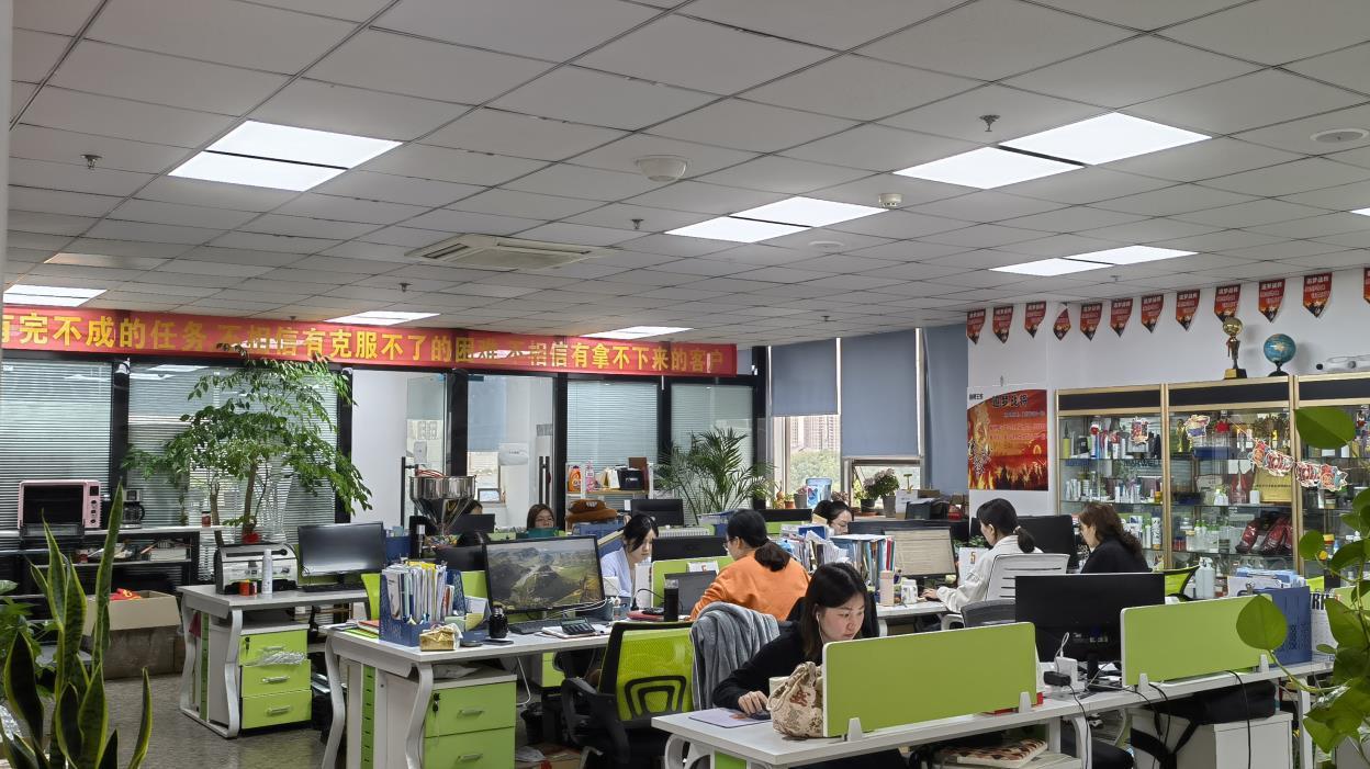 Wuxi Makwell Technology Co., Ltd. Tube Filling and Sealing Machines