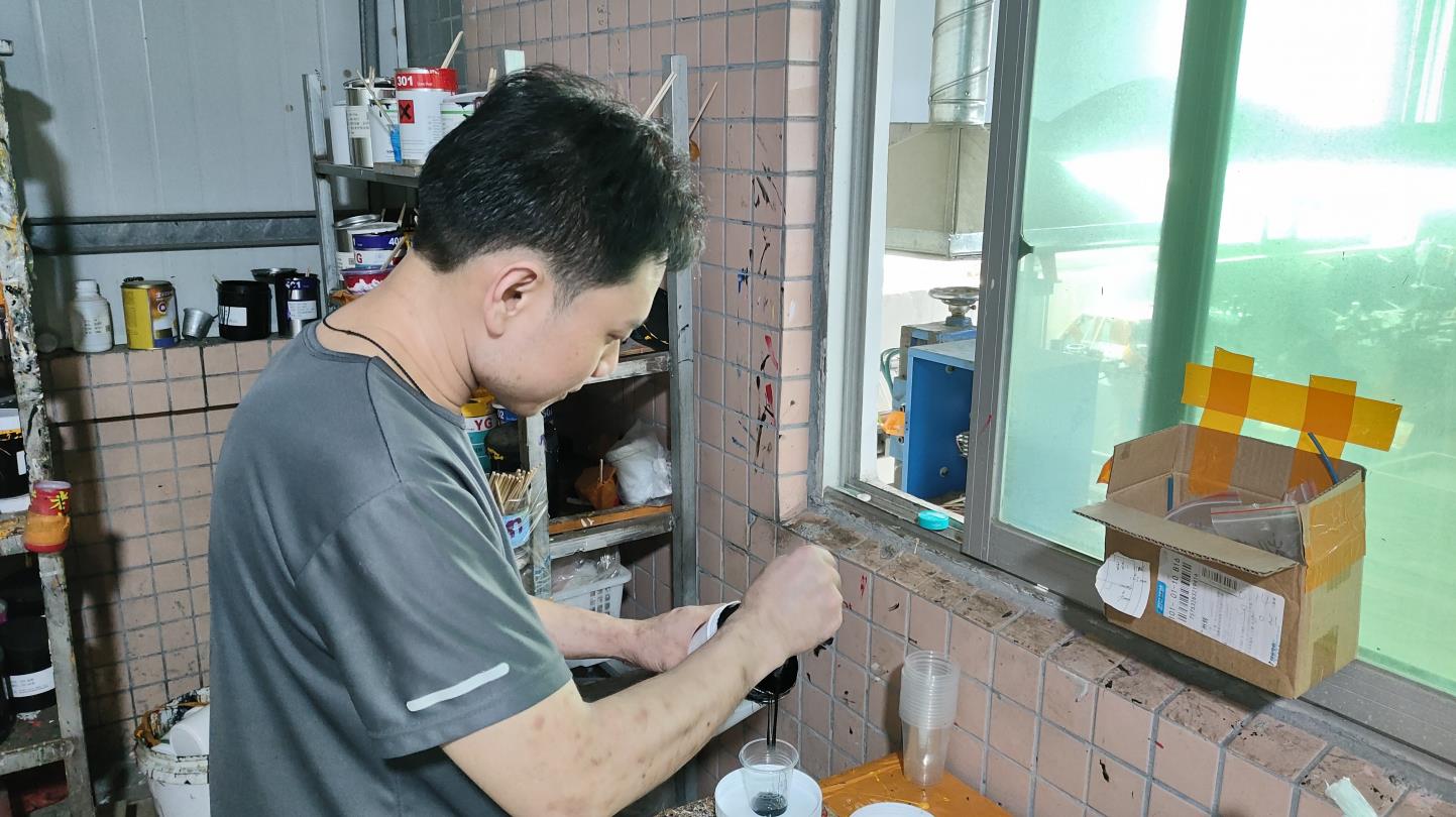 Guangzhou Tianrui Packaging Technology Co., Ltd. Cosmetic glass bottles