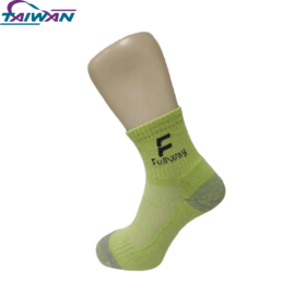 Taiwan Hosiery Manufacturers' Association Anti-static socks with Graphene fiber. Easy to walk on the carpet and no need to worried about the static electricity