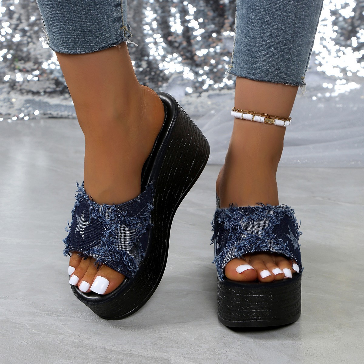 Guangzhou Tongtu Shoes Co., Ltd. Canvas Upper Chunky Shoes Leisure Home Slippers for women new styles Height Increasing Trendy Shoes