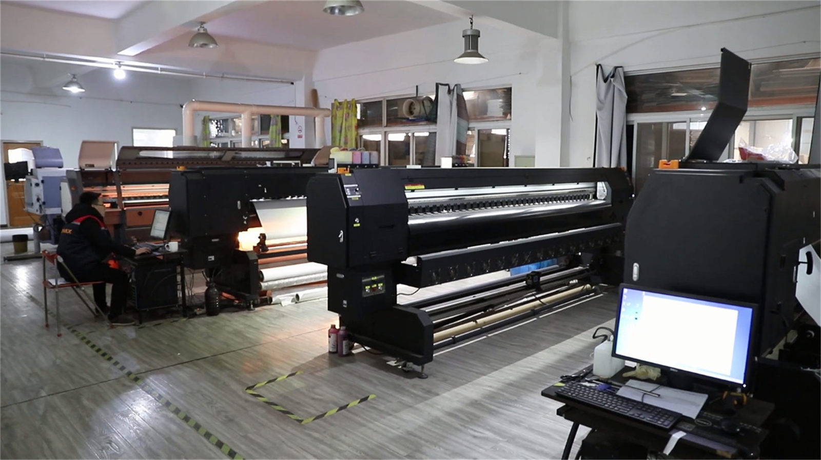 Taizhou Kuaier Exhibition Equipment Co., Ltd. Feather Flag
