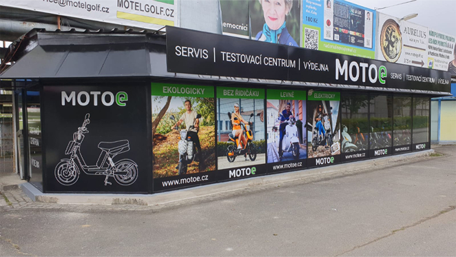 Foshan Xinderui Trading Co., Ltd. Electric Scooters