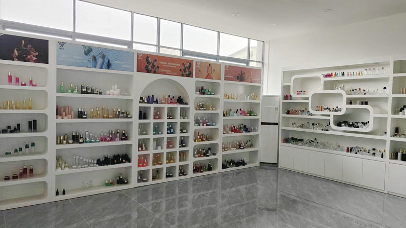 Guangzhou Yiteng Cosmetics Packaging Co., Ltd. Glass Dropper Bottles
