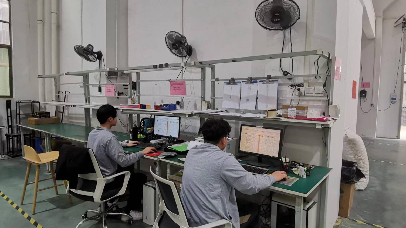 Guangzhou Hongwei Household Products Co., Ltd. Glass Hinges