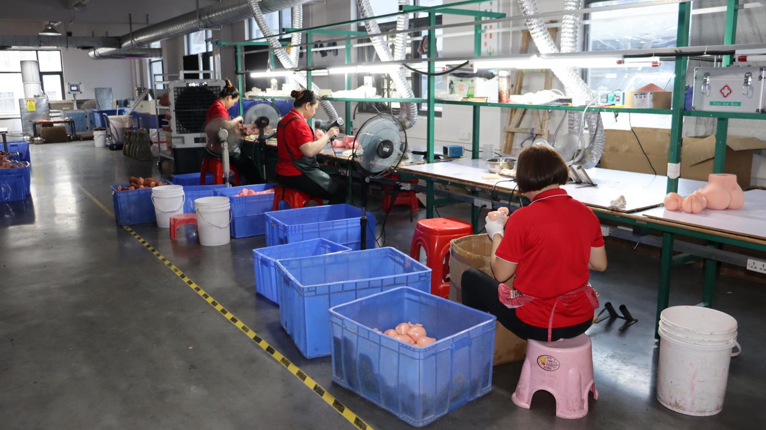 Dongguan Yaqu Plastic Electronics Co., Ltd. Aircraft Cup