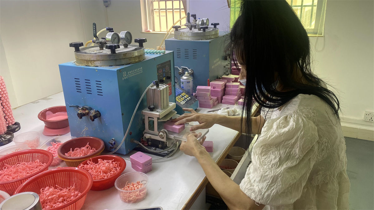 Yiwu Yunji Trading Co., Ltd. Kraft paper wide tape