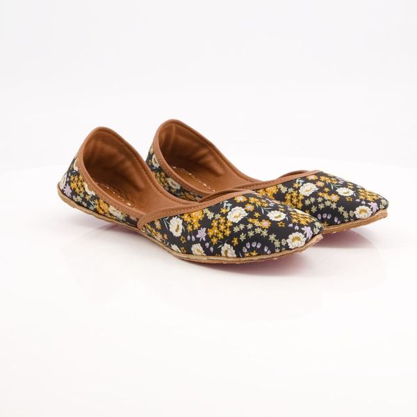 Outdoor Pakistani Khussa Shoes For Women Premium Quality All Color's Available 2024 New Arrival Indoor Khussa Shoes