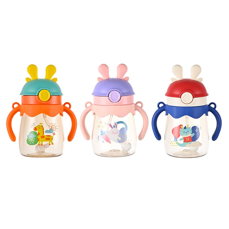 Taizhou Kuke Mother & Baby Product Co., Ltd. BPA Free 370ml/490ml Kawaii Kids Children Plastic Water Bottles for Back to School with Straw Straps Drinking Water Bottle
