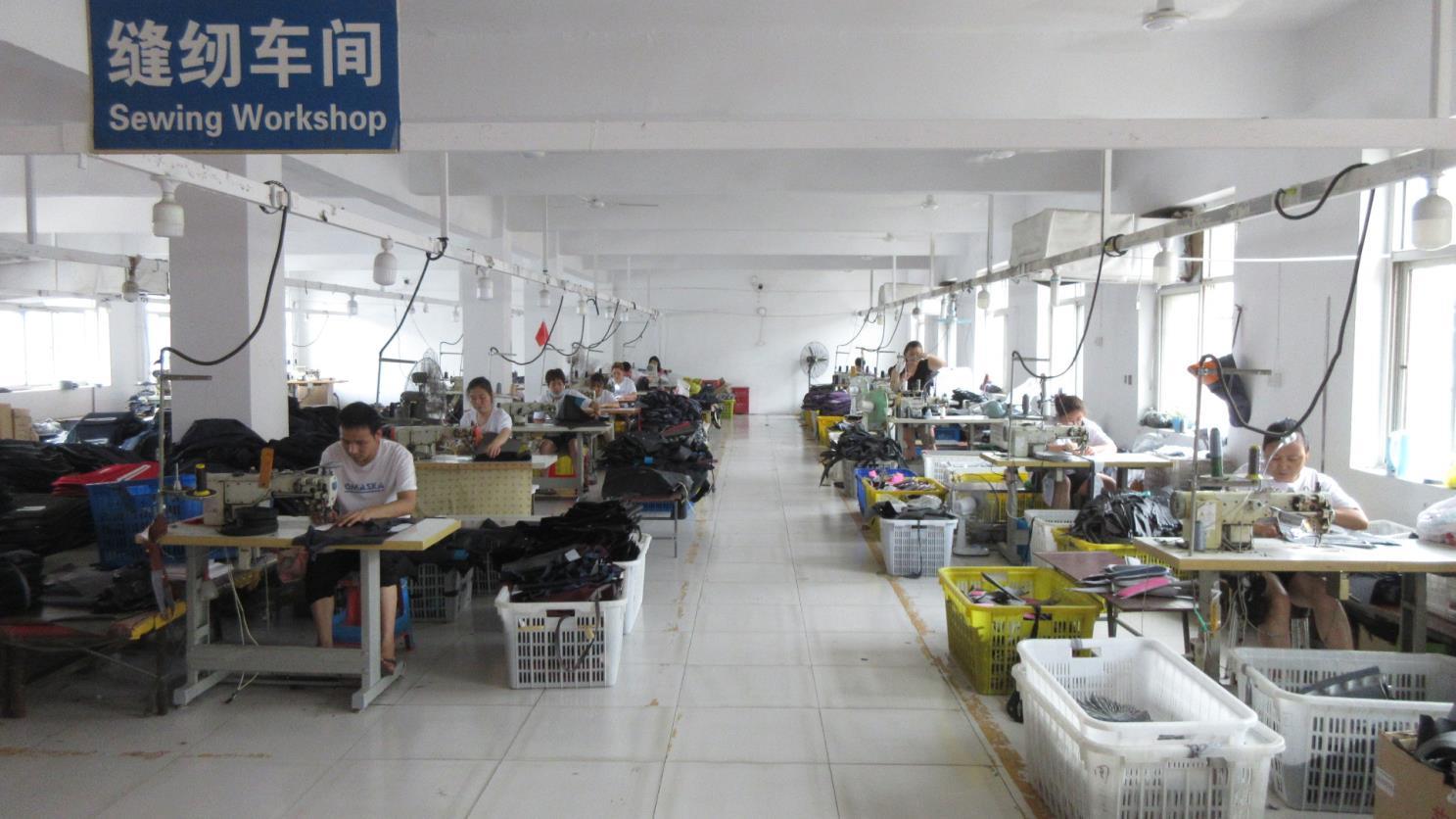 Baoding Baigou Tianshangxing Bag Leather Goods Co., Ltd. factory image 6