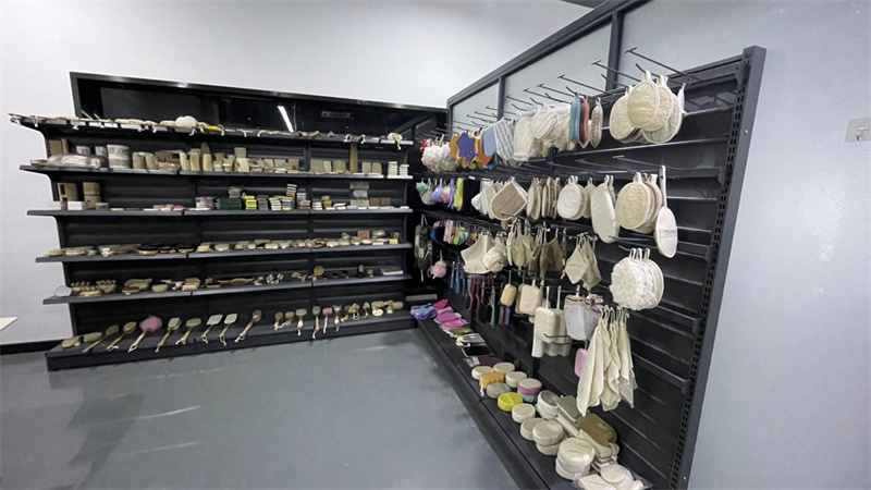 Ningbo LKY Commodity Co., Ltd. Bath Sponges