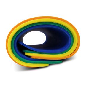 Built-in polyurethane cushioning material spacer to protect valuables in luggage packaging