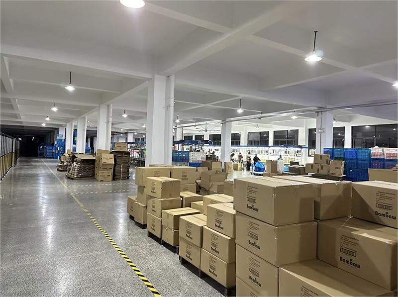 Changsha Micolor Electronic Technology Co., Ltd. Sports Water Bottles