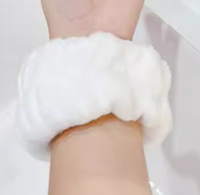 Xiamen Youlianda Times Supply Chain Co., Ltd. White Sports Entertainment Moisture-Proof Handkerchief Moisture-Absorbent Wash-Face Wrist Strap Splash-Proof Sleeve Sports