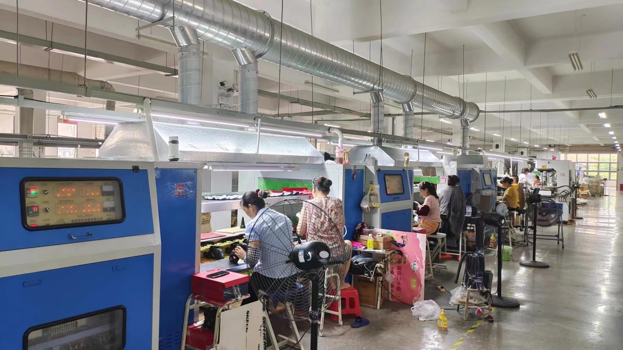 Xiamen SMD Light Industry Co., Ltd. Badminton Shoes