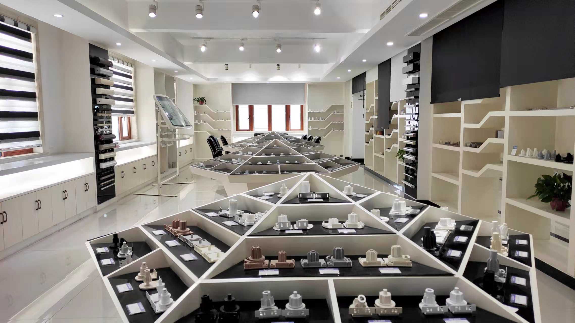 Yuyao Liujia Window Coverings Co., Ltd. Vertical Blinds